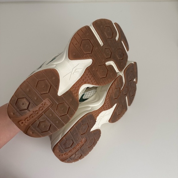 Reebok Chunky Mesh Sneakers Green & Cream Women’s 7 Like New - Picture 4 of 7